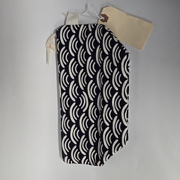 Frankie & Coco Tabor Cosmetic Bag Medium in Black and Off White - Picture 2 of 5